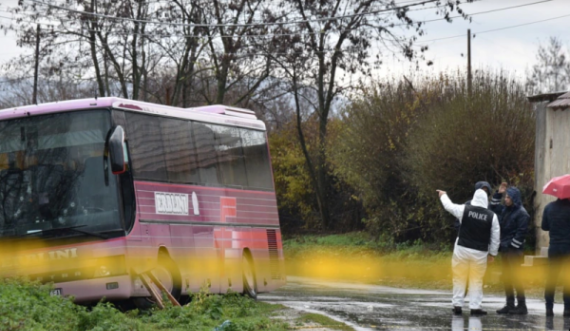 Vrasja në Gllogjan, autobusi largohet nga vendi i ngjarjes