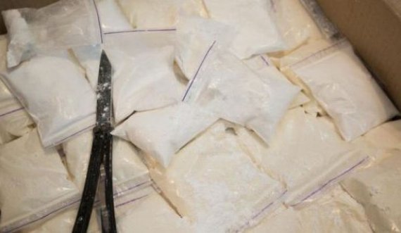 Në veturën e shqiptarit në Mal të Zi kapen 37 kg kokainë