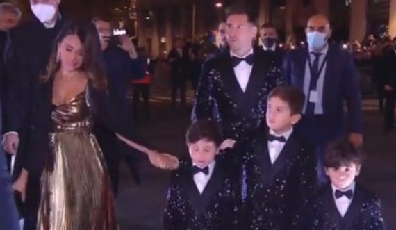 Messi me familje mbërrin në ceremoninë e ndarjes së Topit të Artë