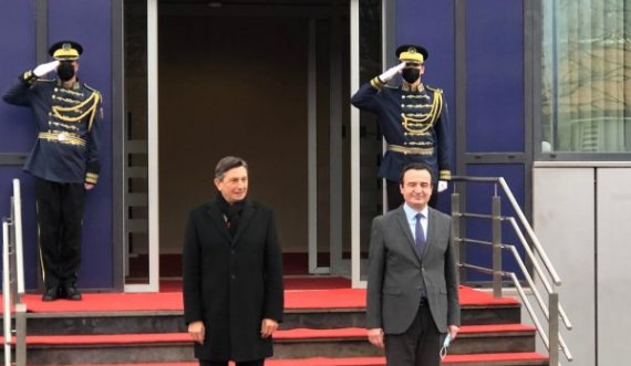 Pas Osmanit, Pahor shkon në Qeveri për t’u takuar me Kurtin