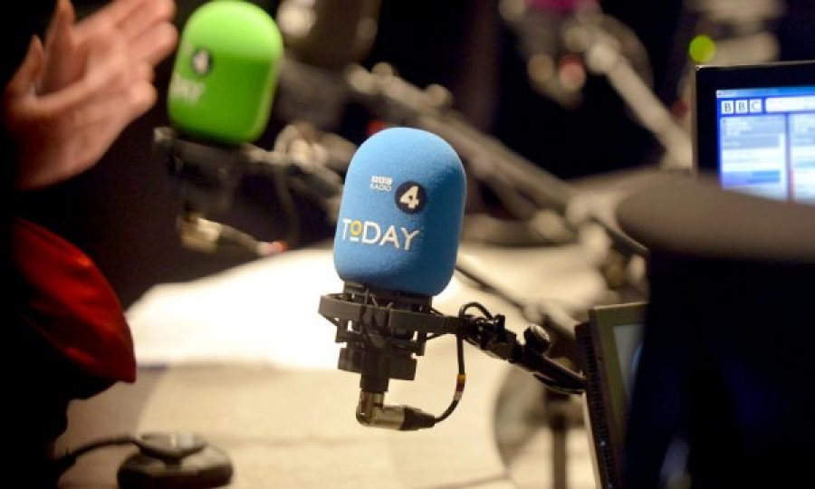 “Ikni nga ndërtesa”, alarm në zyrat e BBC’së, ndërpritet transmetimi në Radio 4