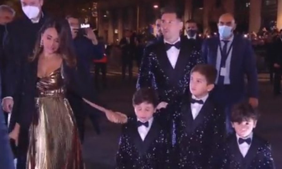 Messi me familje mbërrin në ceremoninë e ndarjes së Topit të Artë