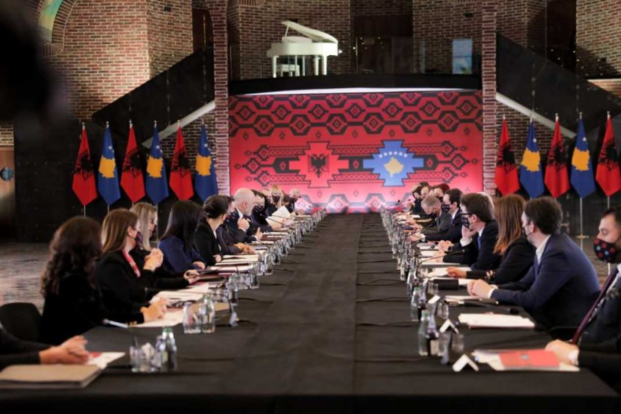 Ribashkimin e Kosovës me Shqipëri duhet ta shpallin dy Kuvendet shqiptare
