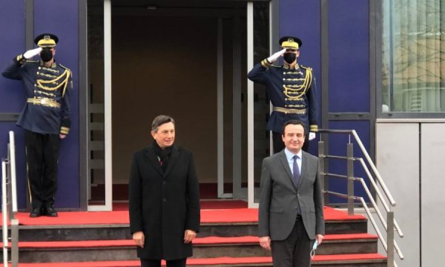 Pas Osmanit, Pahor shkon në Qeveri për t’u takuar me Kurtin
