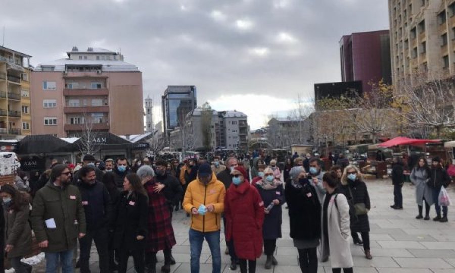 Qytetarët solidarizohen me Adriana Matoshin