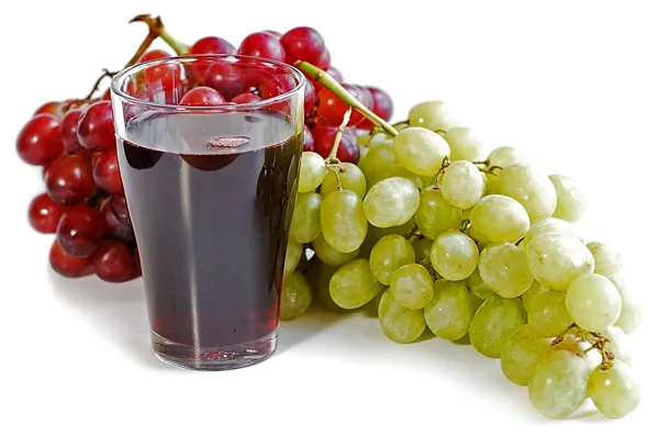 Lëng i ftohtë i shtrydhur i rrushit, pa konservans: Kjo pije e bërë në shtëpi është shëndet i vërtetë!