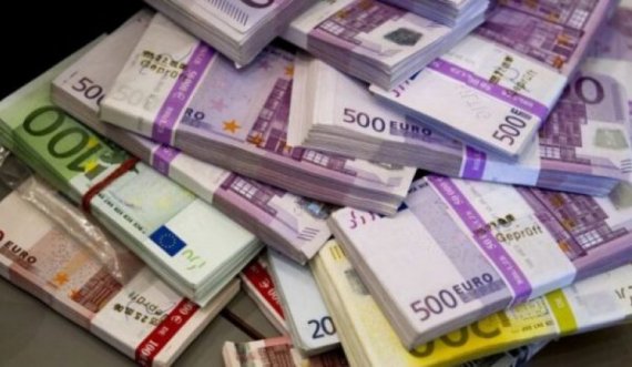 Kosovarë, merrni kredi prej 1 tetorit, ja u lehtëson deri në 300 euro qeveria e Albin Kurtit