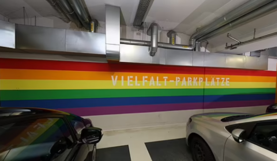 Në Gjermani ndërtohen parkingje të rezervuara për homoseksualë dhe imigrantë