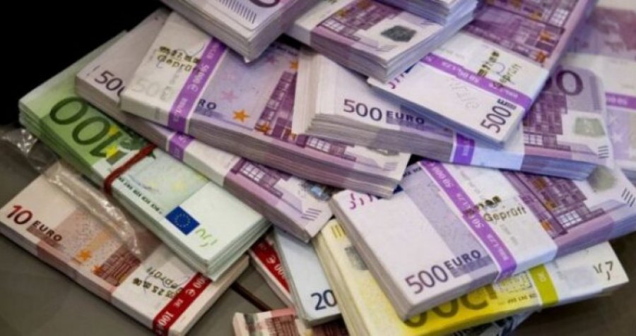 Kosovarë, merrni kredi prej 1 tetorit, ja u lehtëson deri në 300 euro qeveria e Albin Kurtit