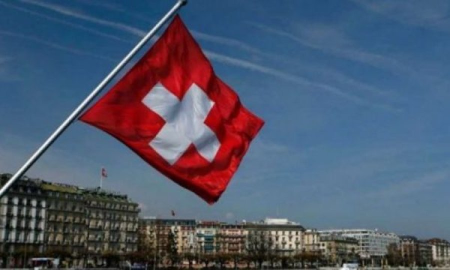Zvicra reagon pas marrëveshjes së fundit Kosovë-Serbi për targat dhe veriun