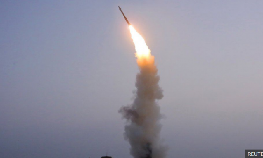 Koreja Veriore thotë se ka testuar raketë të re anti-aeroplan