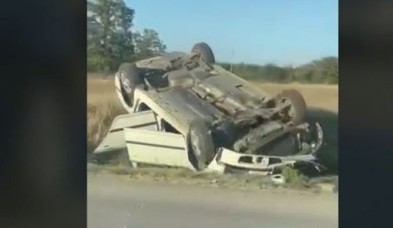 Rrotullohet një veturë në Gllarevë të Klinës!