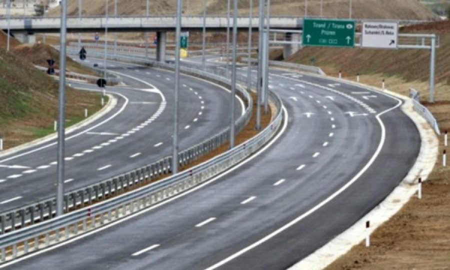  Nga aksidenti në autostradën “Ibrahim Rugova” vdiq një grua, zbardhen detaje të reja 