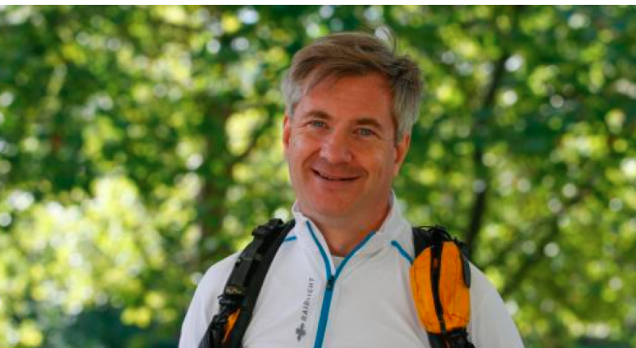 Ish-ushtari i Britanisë në Kosovë kërkon të bëjë historinë, do të vrapojë 5 maratona për 5 ditë… mbrapsht