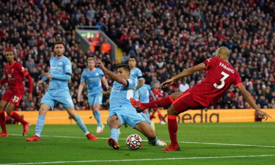 Liverpooli dhe Manchester City ndahen baras në një ndeshej magjike në Anfield