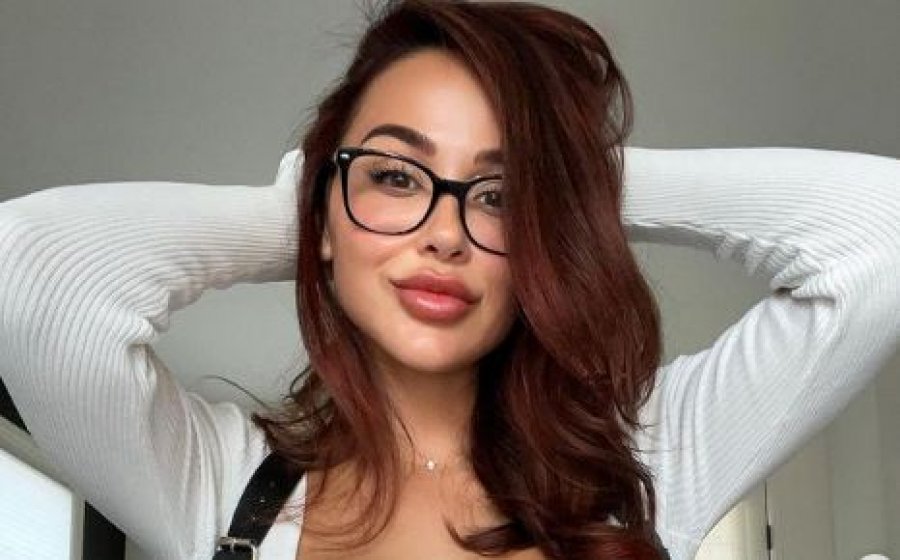 Ana Cheri shfaq të pasmet bombastike