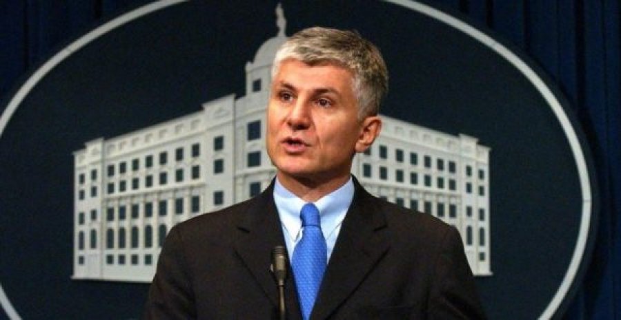Mediumi opozitar serb: Vuçiqi qëndron prapa peticionit për lirimin e vrasësit të Zoran Gjingjiqit