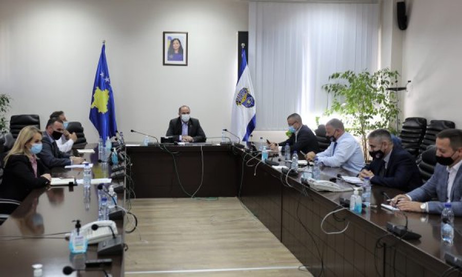 Aksioni në veri dhe çështje të tjera, Drejtori i Policisë takon vartësit e tij