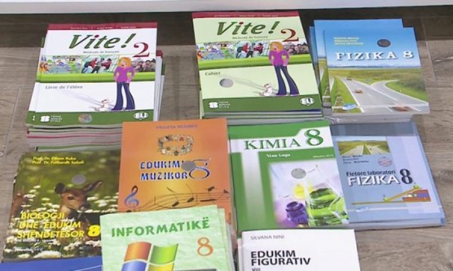  Shkollat pa libra, MASHTI fajëson drejtoritë e arsimit dhe u kërkon t’i sigurojnë tekstet 