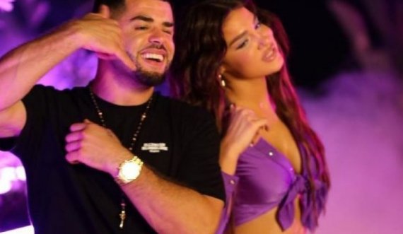 Noizy e puthë Dhuratën në skenë, del video