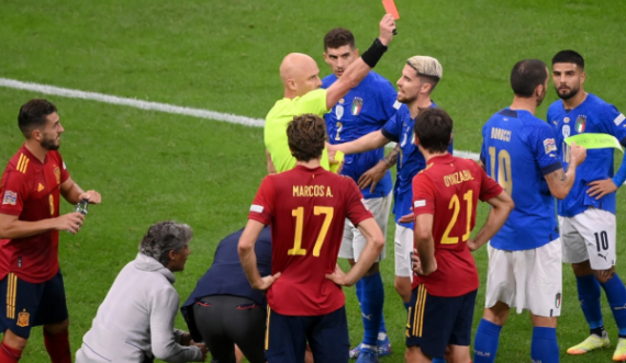 Bonucci kërkon falje për kartonin e kuq në humbjen e Italisë kundër Spanjës