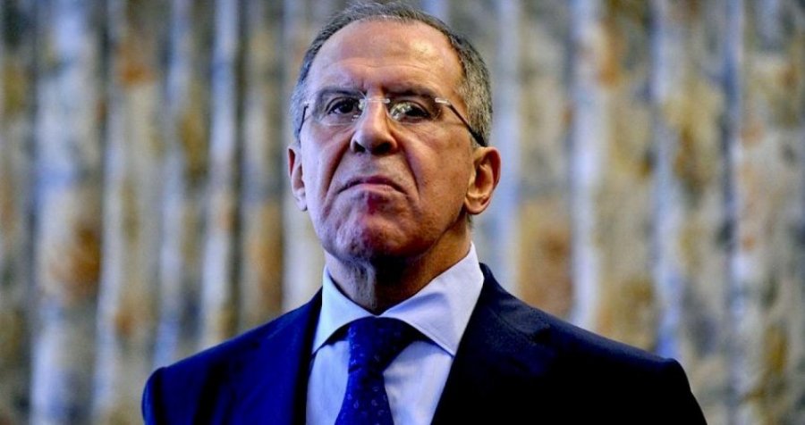 Lavrov në Beograd: Pranojmë çdo zgjidhje me Kosovën që i përshtatet Serbisë