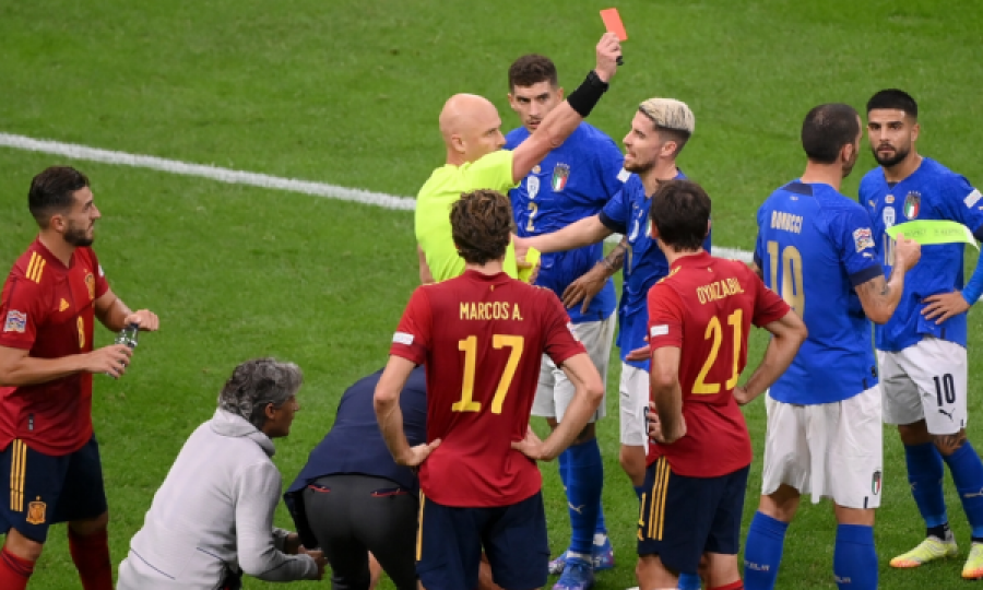 Bonucci kërkon falje për kartonin e kuq në humbjen e Italisë kundër Spanjës