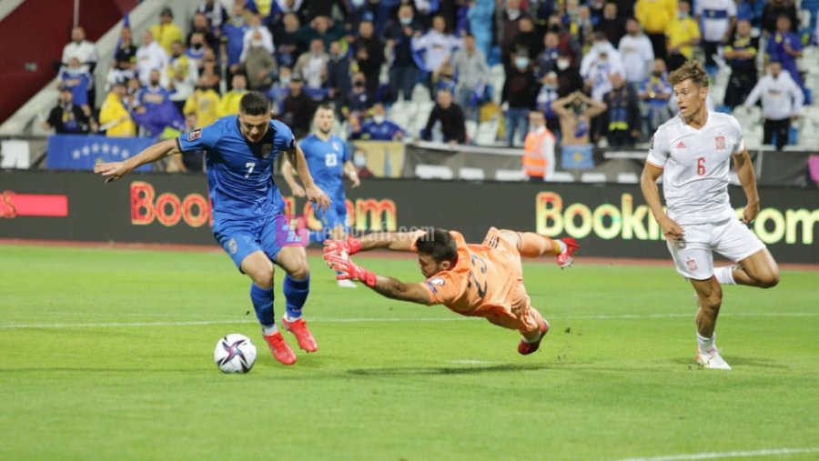 Rashica flet për ndeshjen me Suedinë: Duhet t’i përfundojmë rastet që na jepen