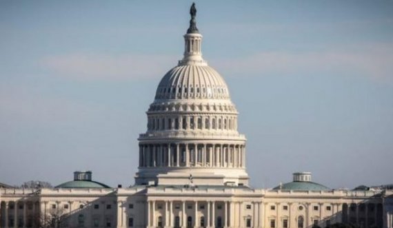 Senati amerikan voton për rritjen e tavanit të borxhit
