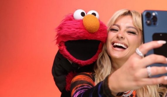 Kënga perfekte për t’u zgjuar në mëngjes! Bebe Rexha bashkëpunon me kukullën e famshme për fëmijë 