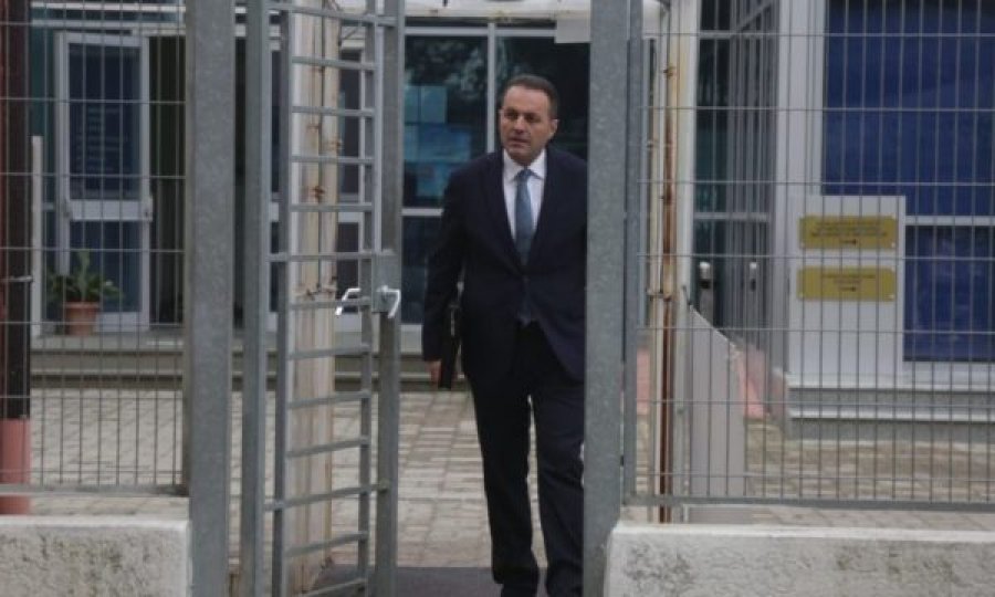  Ish-kryeprokurori i Shqipërisë shpallet në kërkim ndërkombëtar 
