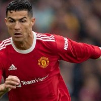 Ronaldo ndihmon Unitedin të fitojë me përmbysje ndeshjen e çmendur në “Old Trafford”