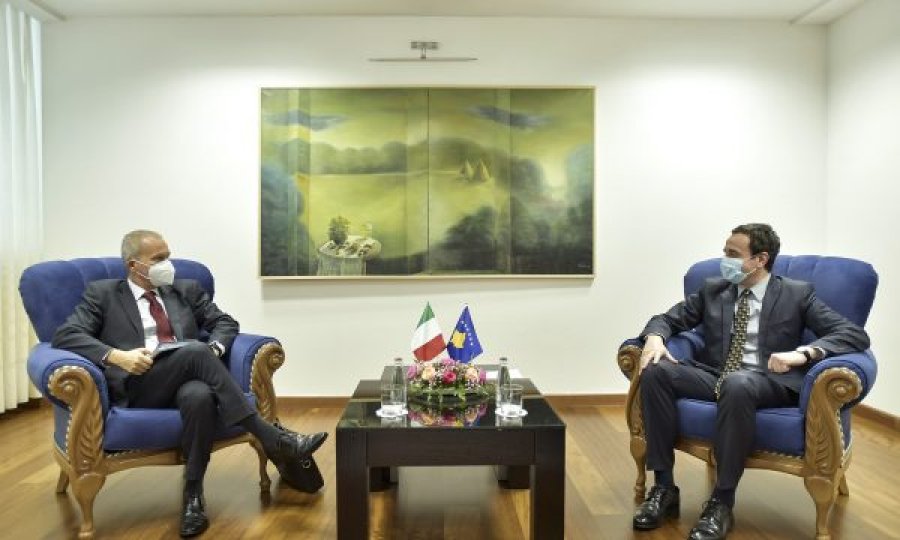  Kryeministri Kurti takoi ambasadorin e ri të Italisë në Kosovë, Antonello De Riu 