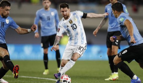 Messi e shkruan historinë dhe i ndihmon Argjentinës ta mposhtë bindshëm Uruguain