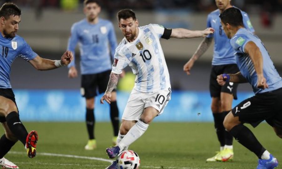 Messi e shkruan historinë dhe i ndihmon Argjentinës ta mposhtë bindshëm Uruguain