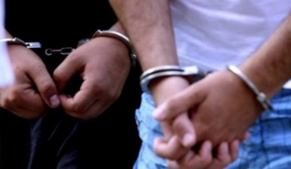  Arrestohen dy persona në Kosovë për fajde dhe shpëlarje të parave 