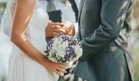  Burri rrah gruan tri ditë pas martesës shkaku i shpenzimeve të dasmës 