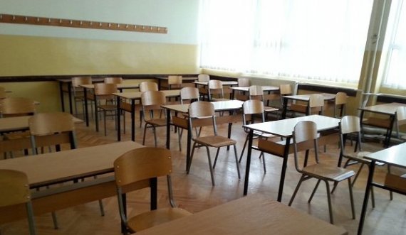 Hapen shkollat e mbyllura në Kamenicë, vjen reagimi i ish-kryetarit