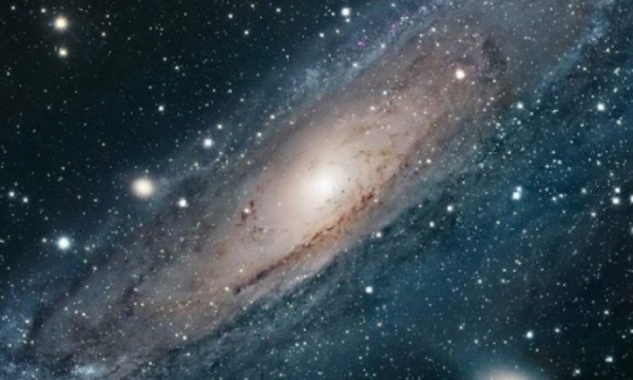 Astronomët nuk e shpjegojnë dot: Sinjale misterioze radioje vijnë nga ‘Rruga e Qumështit’