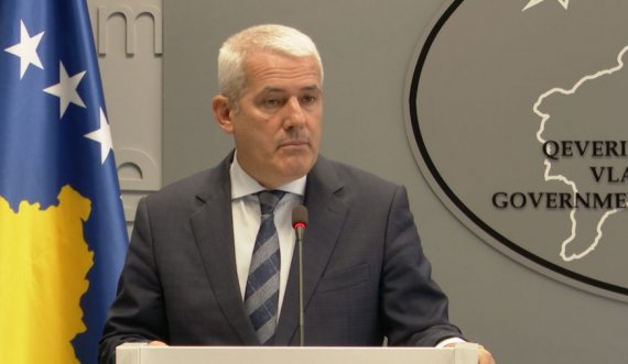  Ngjarjet në veri, Sveçla mbanë konferencë për media 