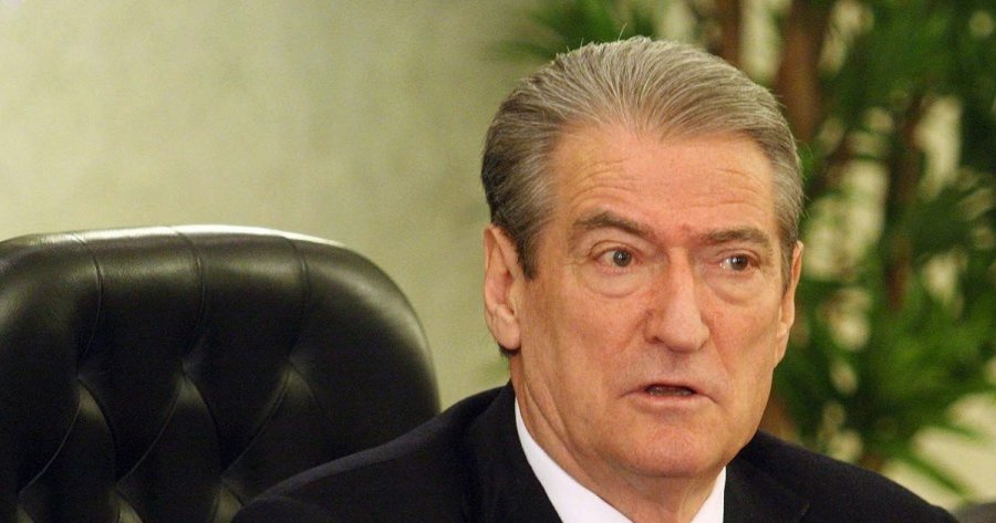  “Përgatitu Sllobodan”, Berisha kërcënon Vuçiqin: Do të ndëshkoheni për krimet në Kosovë dhe Shqipëri 