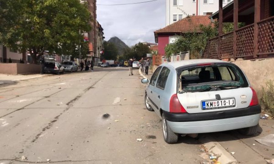  Gurë në rrugë e xhama të thyer, situata në veri pas aksionit të policisë 