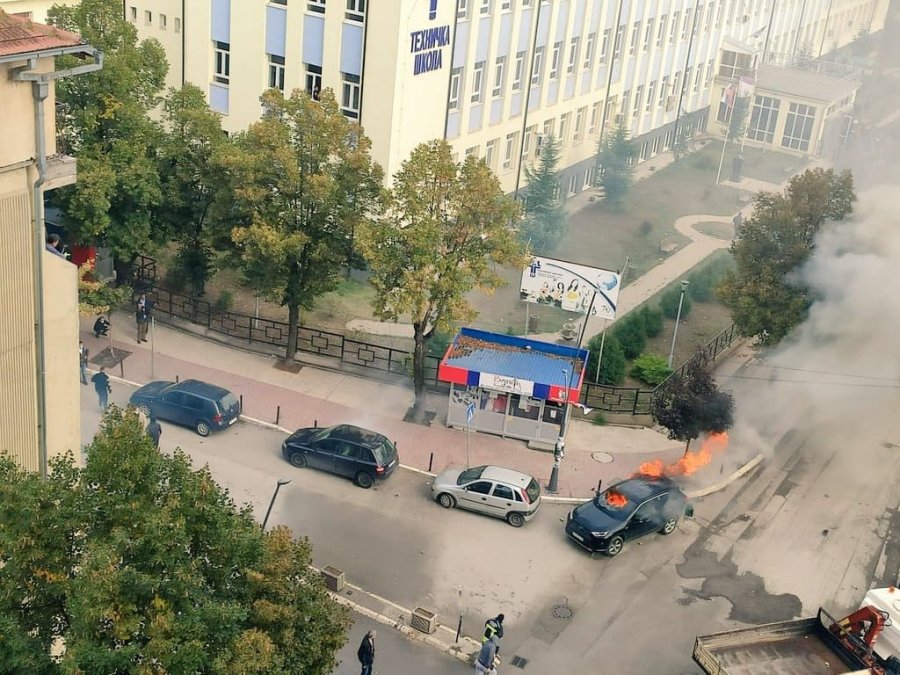 ​Digjet një veturë e policisë në veri të Mitrovicës