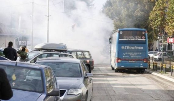 Policia njofton se katër vetura u dëmtuan dje në veri, në një prej tyre ishin dy shtetas të huaj