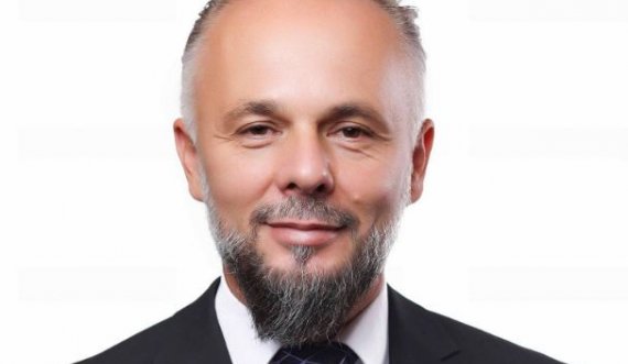 Impresario mbi portretin e krijuesit Tafil Peci