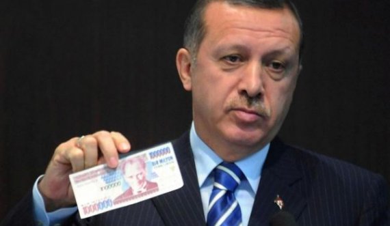 Erdogani bën shkarkime të reja, lira bie në nivel rekord