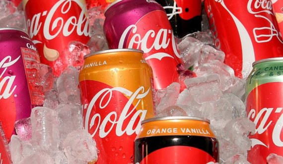 A e keni pyetur ndonjëherë veten se çfarë i ndodh trupit tuaj kur pini Coca Cola?