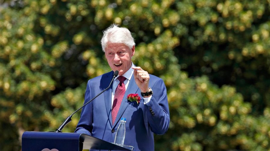 Pamje nga spitali ku po trajtohet Bill Clinton