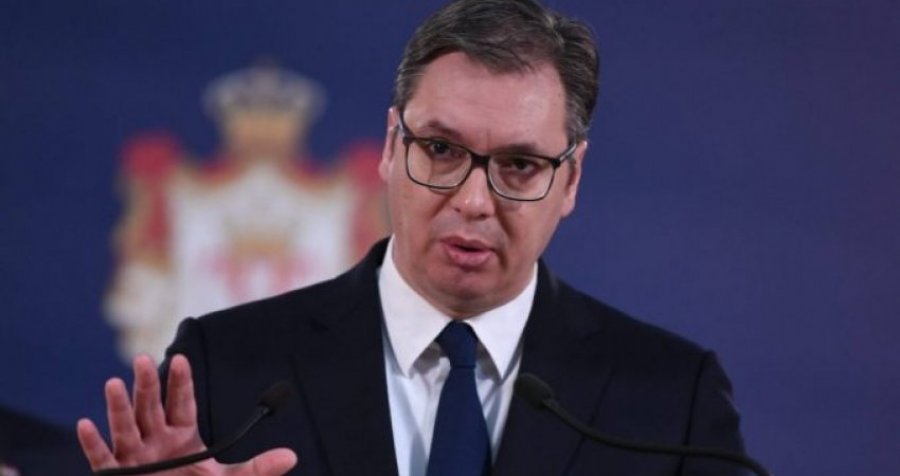 Politikani më opozitar serb: Vuçiqi operon me sistemin e politikës së Millosheviqit