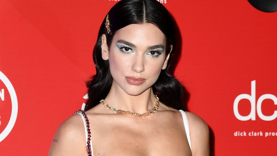 Dua Lipa me tri nominime në “American Music Awards”